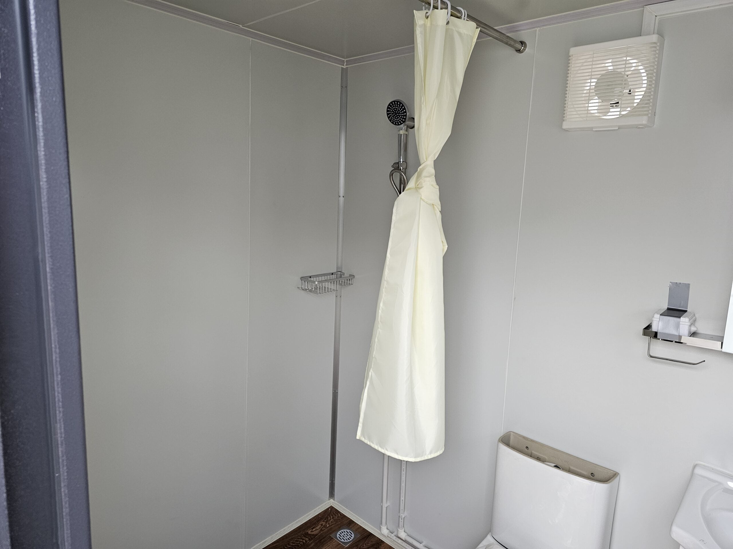 Sanitário Portátil com Chuveiro